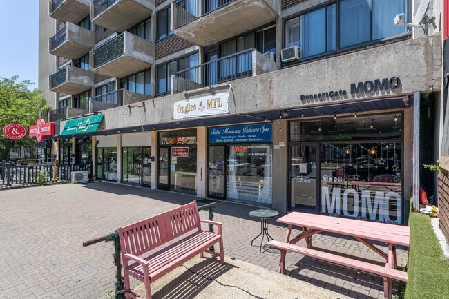 Monkland Towers in Montréal, QC - Building Photo - Building Photo