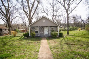 5804 Old Rutledge Pike in Knoxville, TN - Building Photo