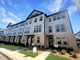 2604 Caruso Wy in Atlanta, GA - Building Photo