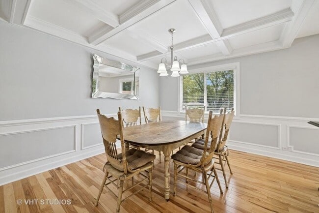 30W145 Country in Naperville, IL - Building Photo - Building Photo