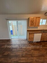 13637 SE Center St in Portland, OR - Building Photo - Building Photo