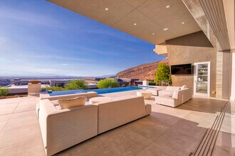 663 Palisade Rim Dr in Henderson, NV - Building Photo - Building Photo