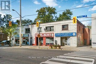 4990 Dundas St W in Toronto, ON - Building Photo