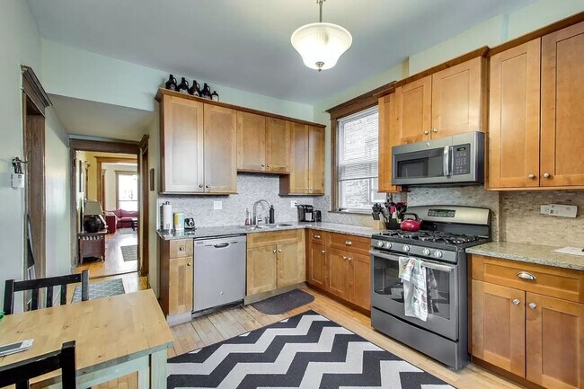 2434 N Albany Ave in Chicago, IL - Building Photo - Building Photo
