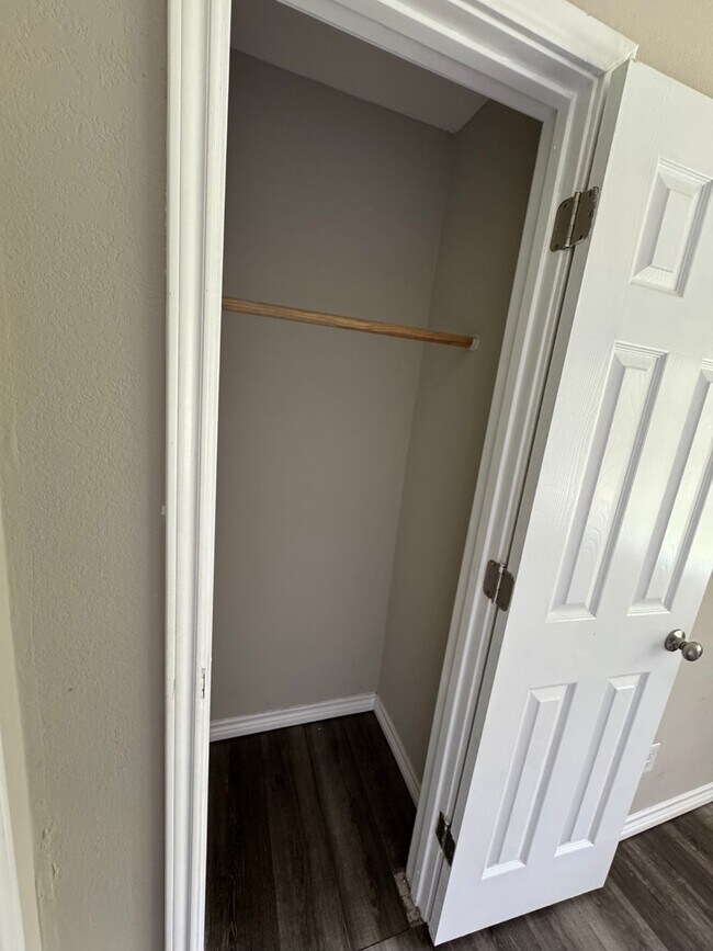 721 E Emily Ave in Wharton, TX - Building Photo - Building Photo