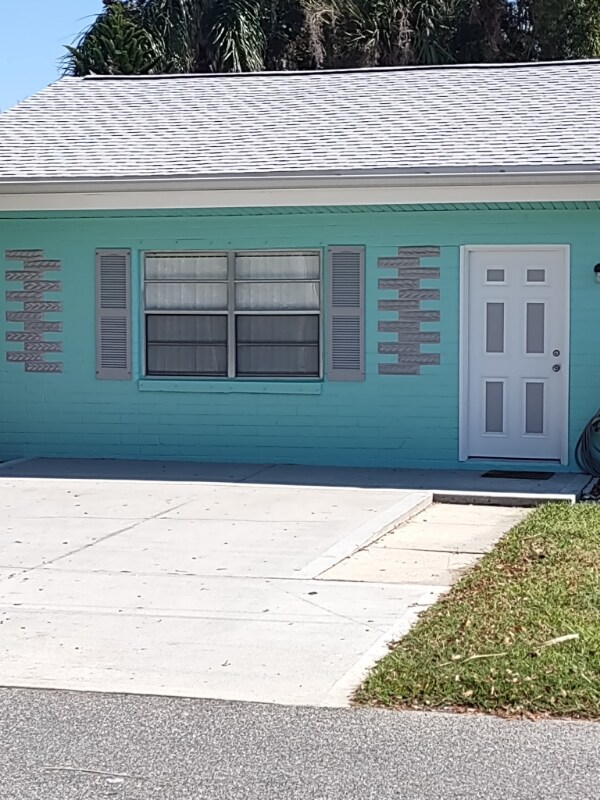 405 S Cooper St in New Smyrna Beach, FL - Building Photo - Building Photo