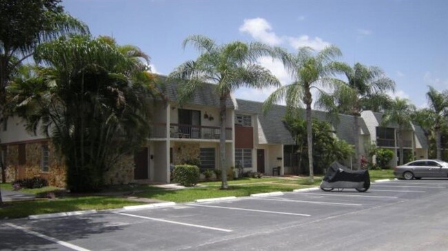 5281 SW 40th Ave, Unit 15 in Fort Lauderdale, FL - Foto de edificio - Building Photo