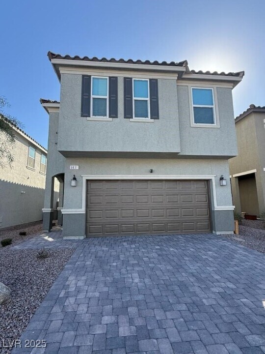 9831 Ravenswood Peak Ave in Las Vegas, NV - Building Photo