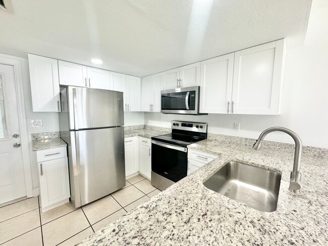 1936 Sunshine Blvd in Naples, FL - Building Photo - Building Photo