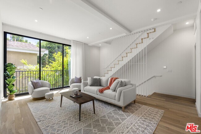 1411 S Doheny Dr in Los Angeles, CA - Building Photo - Building Photo