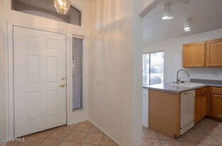 1452 W Blue Ridge Way in Chandler, AZ - Building Photo