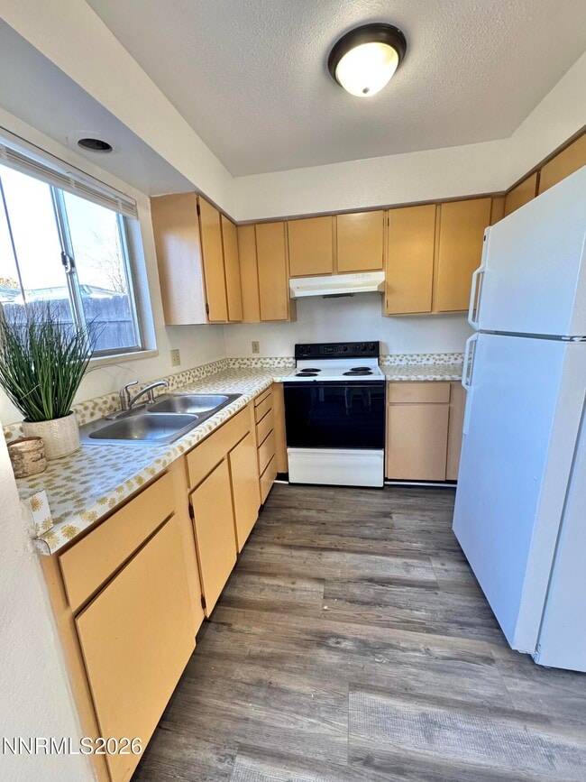 property at 825 Belli Dr