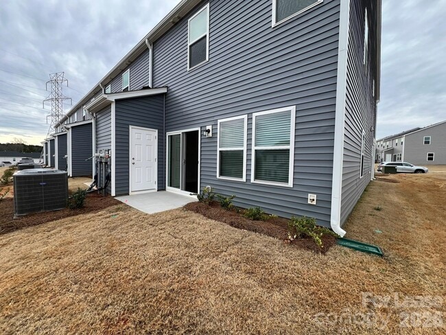 1360 Fallen Acorn Ln in Concord, NC - Building Photo - Building Photo