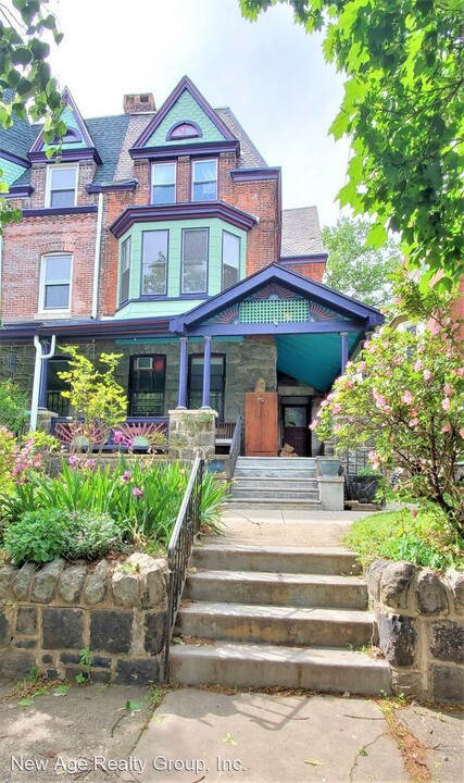 4817 Springfield Ave in Philadelphia, PA - Building Photo