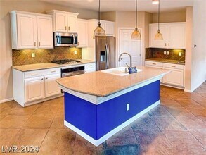 10487 Howling Coyote Ave in Las Vegas, NV - Building Photo - Building Photo