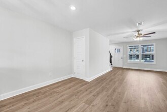 204 W Point Dr in Clarksville, TN - Building Photo - Building Photo