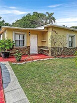 5614 Taylor St in Hollywood, FL - Building Photo