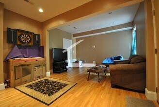 1592 Beacon St, Unit 2 in Brookline, MA - Building Photo - Building Photo