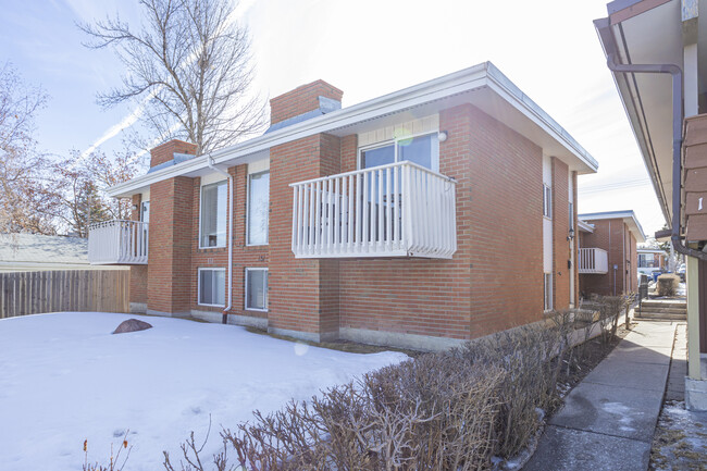 131 13 Av NE in Calgary, AB - Building Photo - Building Photo