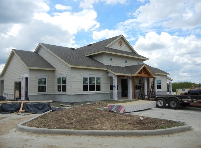 Bailey Square in Cuero, TX - Building Photo - Building Photo