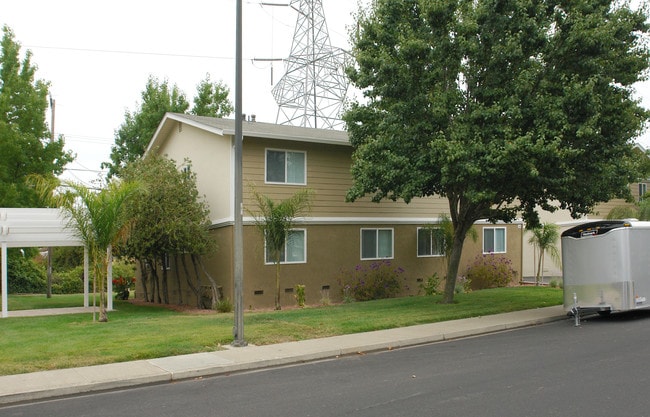Rinconada Court Apartments in Los Gatos, CA - Foto de edificio - Building Photo
