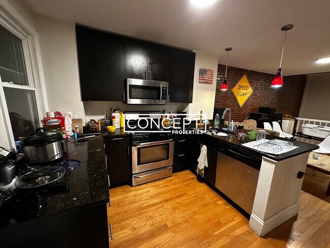 12 Parker Hill Ave in Boston, MA - Foto de edificio - Building Photo