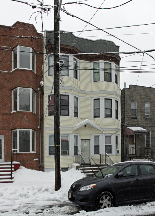 161 Congress St in Jersey City, NJ - Building Photo