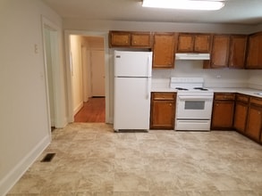115 N Warren St in Greenville, NC - Building Photo - Building Photo