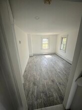 349 Bellmore Rd in East Meadow, NY - Foto de edificio - Building Photo