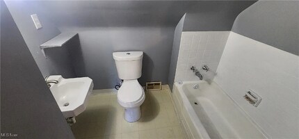 12908 Oak St in Garfield Heights, OH - Building Photo - Building Photo