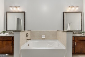 3621 Vinings Slope SE in Atlanta, GA - Building Photo - Building Photo