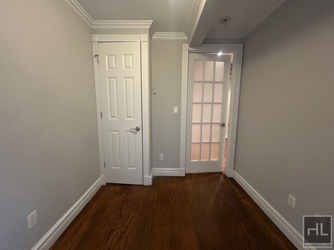 East 25th Street in New York, NY - Building Photo - Building Photo