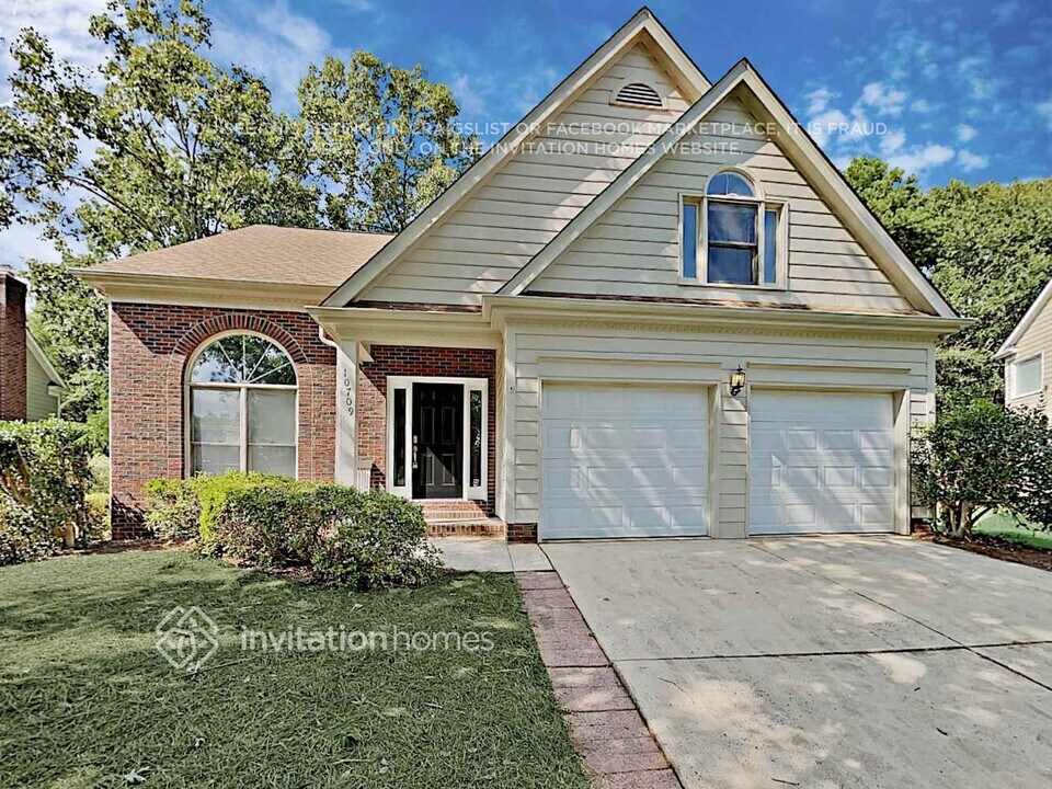 10709 Summitt Tree Ct in Charlotte, NC - Building Photo