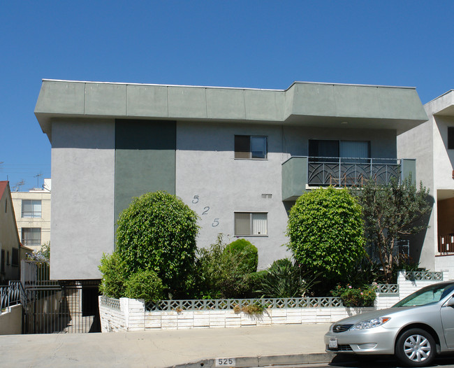 525 N Kings Rd in Los Angeles, CA - Building Photo - Building Photo