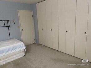 4540 8th Ave NE, Unit 502 in Seattle, WA - Foto de edificio - Building Photo