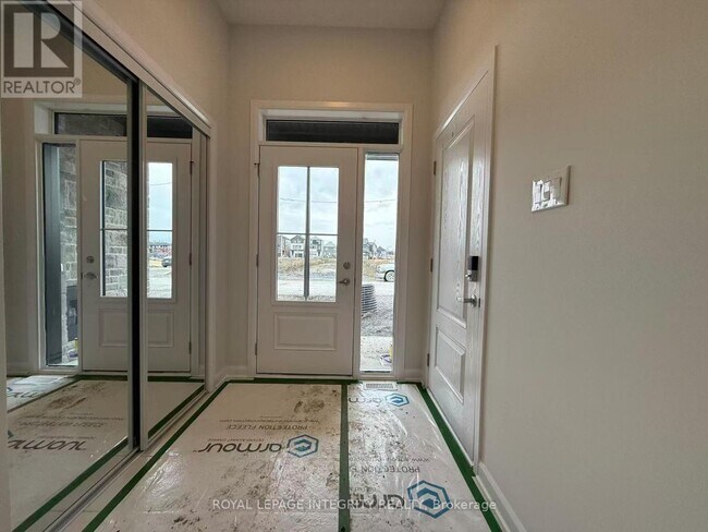 504 Ingenuity Row in Ottawa, ON - Building Photo - Building Photo