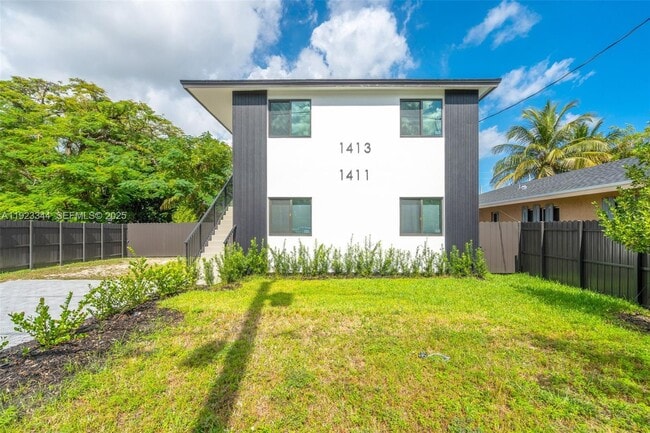 1411 NW 40th St in Miami, FL - Building Photo - Building Photo