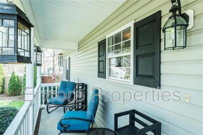 209 Edward Ct in Mebane, NC - Foto de edificio - Building Photo