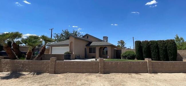 21601 Adler Dr in California City, CA - Foto de edificio - Building Photo