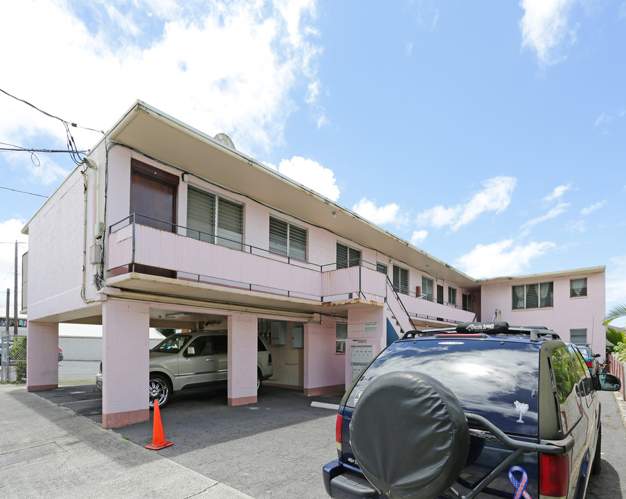 2521 Rose St in Honolulu, HI - Building Photo