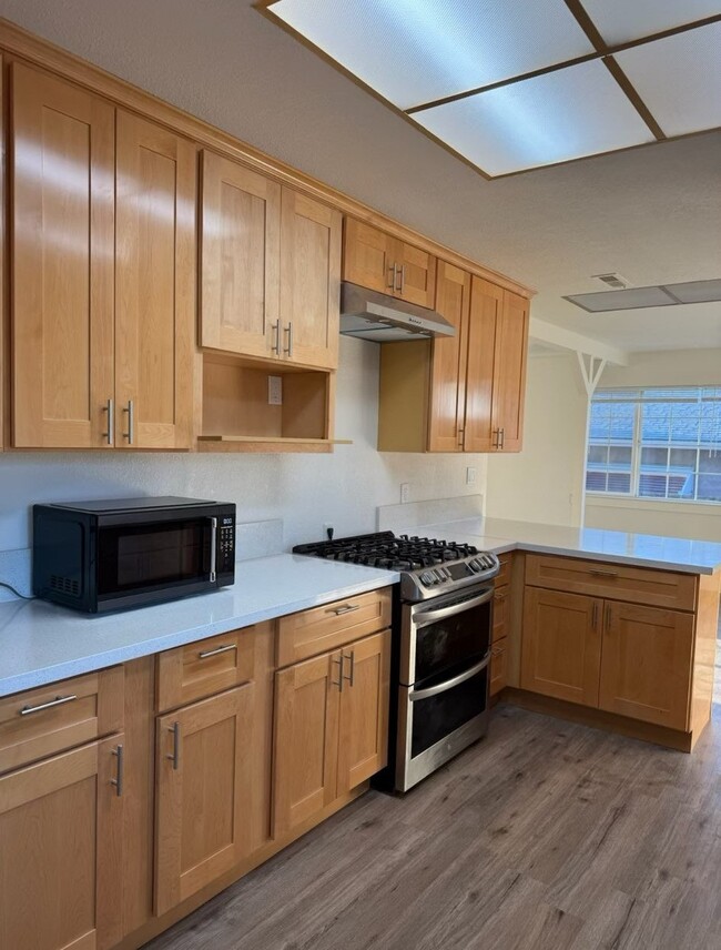 4310 Hillview Dr in Pittsburg, CA - Building Photo - Building Photo