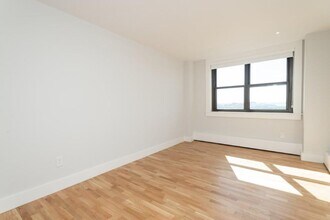 1410 Columbia Rd, Unit 15F in Boston, MA - Foto de edificio - Building Photo