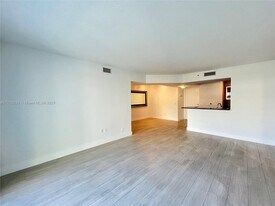 2775 NE 187th St, Unit 326 in Aventura, FL - Building Photo