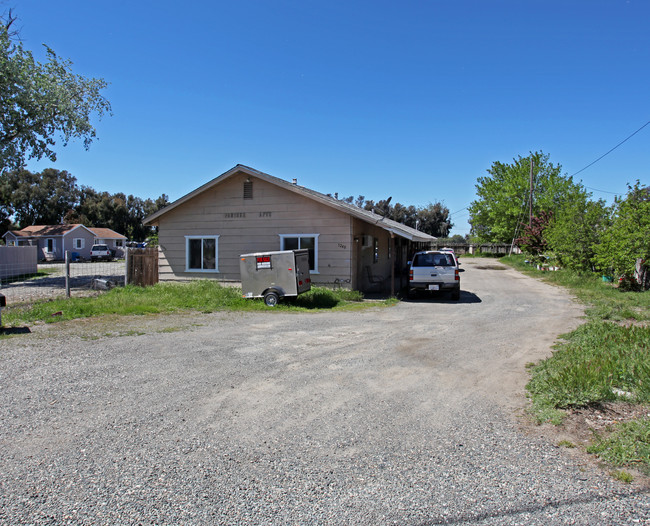 5240 Lindhurst Ave in Marysville, CA - Building Photo - Building Photo