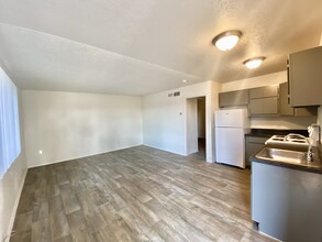 Tucson Terrace in Tucson, AZ - Building Photo - Building Photo