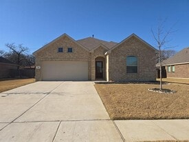 213 Post Oak St in Azle, TX - Building Photo