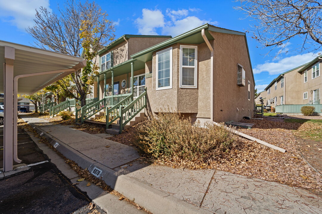 6082 Colony Cir in Colorado Springs, CO - Foto de edificio