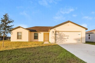 246 Hyacinth Ct in Poinciana, FL - Building Photo