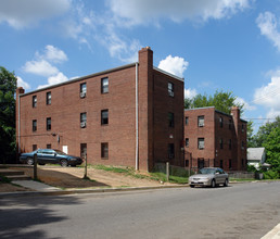 5811 Field Pl NE in Washington, DC - Foto de edificio - Building Photo