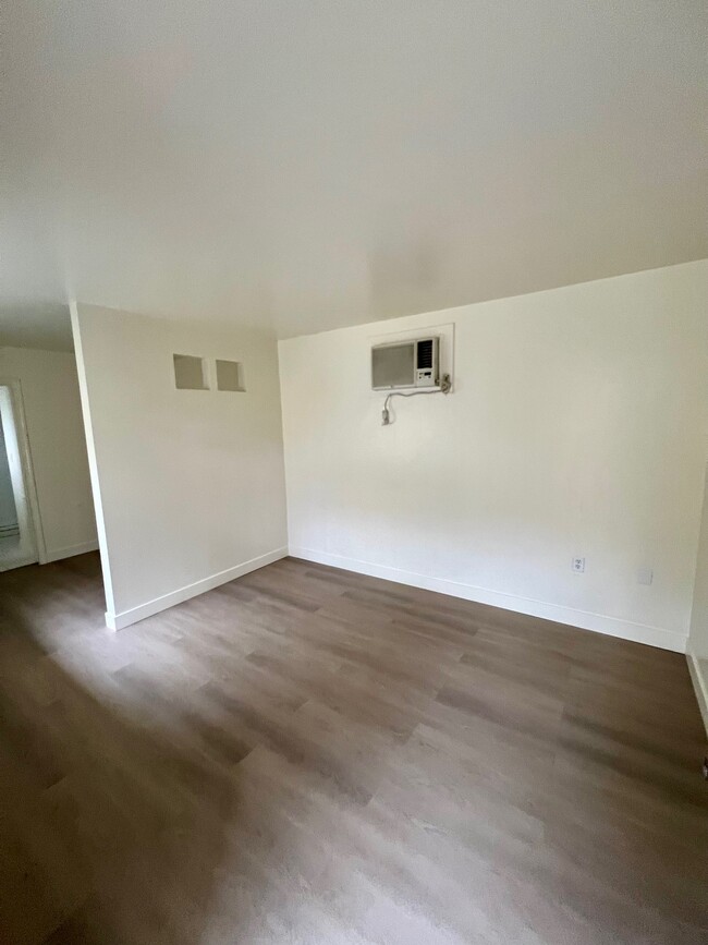 2504 Drake St, Unit 2504 in Bakersfield, CA - Building Photo - Building Photo
